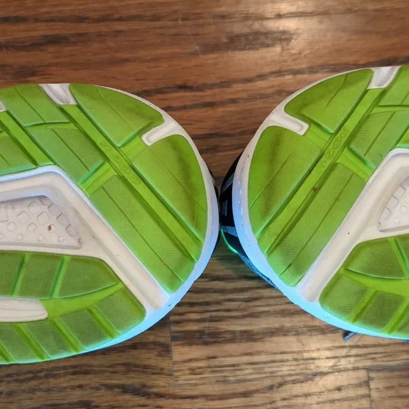 Men's US11 Saucony Ride 10 Everun running shoe - Picture 5 of 6